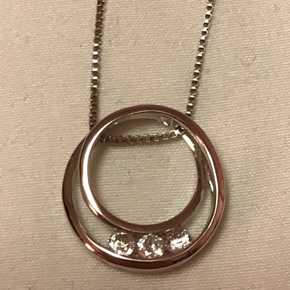 Sterling Silver Necklace w/ Round 3 Stone Pendant - Picture 3 of 6